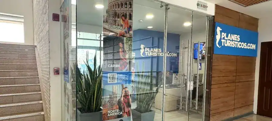 Oficina PlanesTuristicos.com en Bogotá CC El Retiro